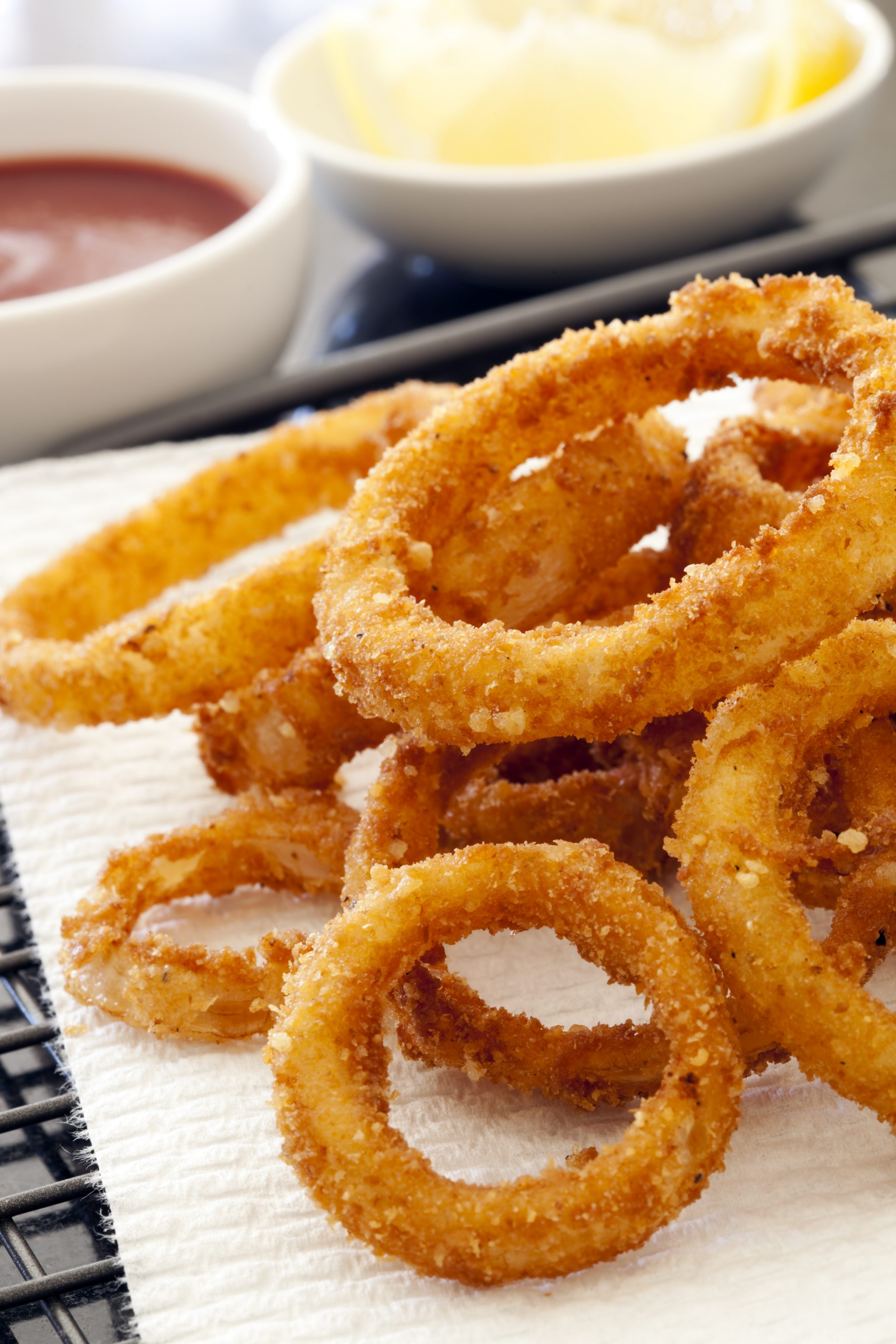 Foolproof Crispy Onion Rings - The Comfort of Cooking