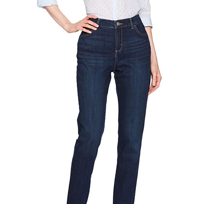 17 Best Jeans That Make You Look Slimmer and Hide Your Flaws